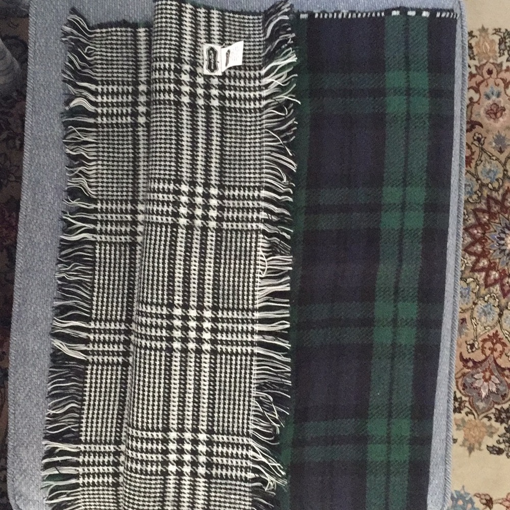 Reversible acrylic scarf by Mudpie